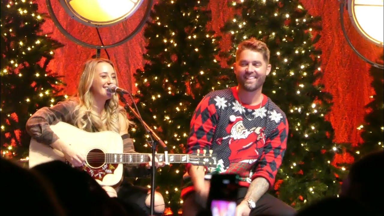 The Wolf Hometown Holiday 2022 Ashley Cooke/Corey Kent/Michael Ray/Bailey Zimmerman/Brett Young