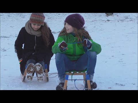 Video: So Schützen Sie Ihr Kind Beim Rodeln