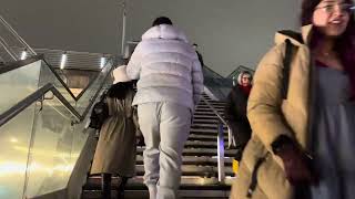 London Christmas Sunset Street Walk 🎄🌇 | Virtual Tour Around the City | London Walk 2025 [4K HDR]