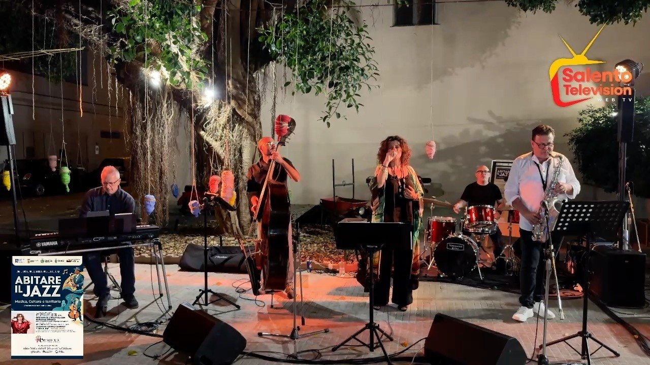 San Donato (Le) Il concerto finale “Jazz & Joy” di Susanna Stivali Quintet adlı videoyu YouTube'da izle San Donato (Le) Il concerto finale “Jazz & Joy” di Susanna Stivali Quintet adlı videoyu YouTube'da izle