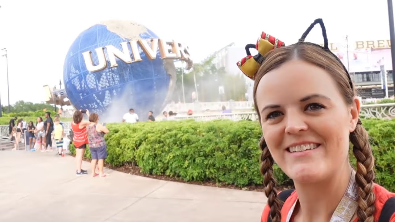 Universal Studios Harry Potter Honeyduke's Treats and Jurassic World Tribute Store!