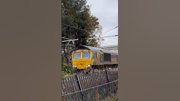 GBRF class 66 (66742) passes Stirling bridge at speed light loco #class66