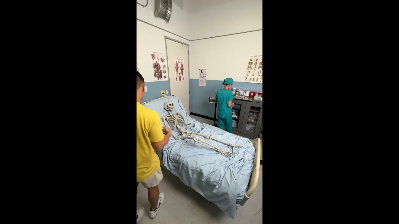 Skeleton at hospital scared nurse #Shorts