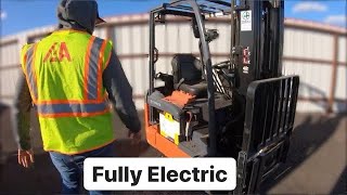 Auction Finds Toyota Forklift At IAA Insurance Auto Auction. Very minor damage