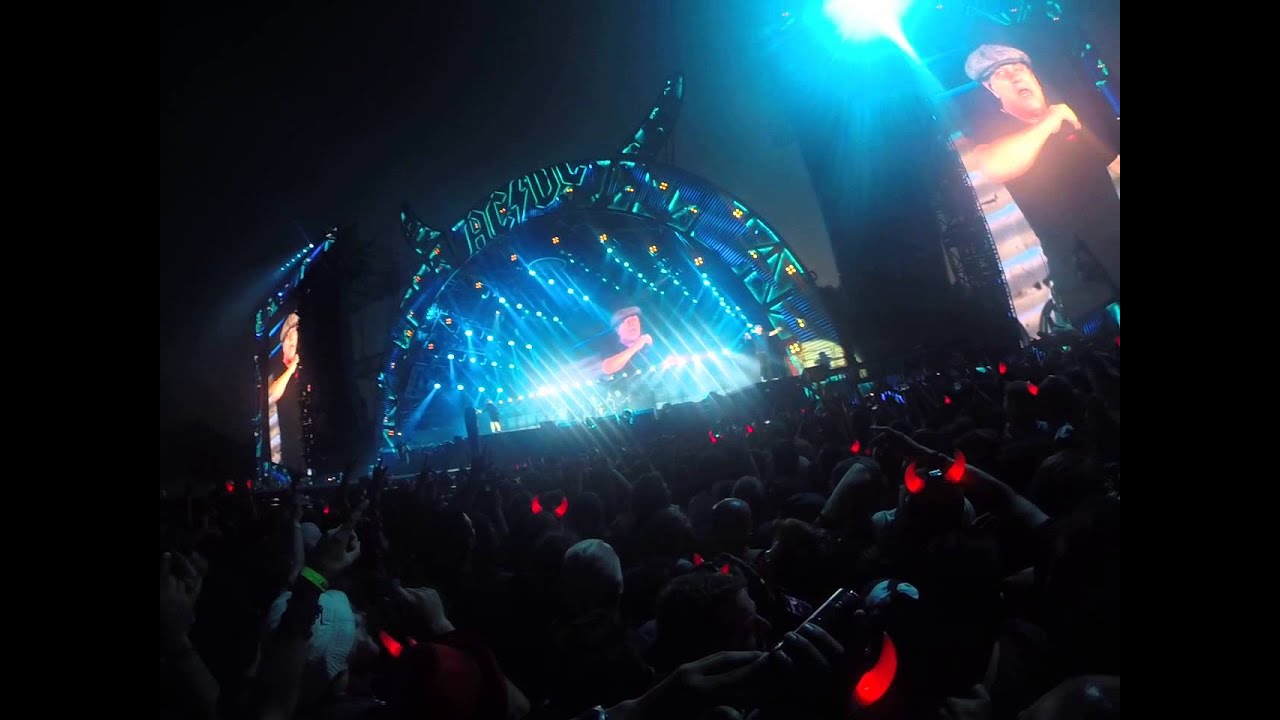 AC/DC Imola 2015 full concert part 1/5 - YouTube