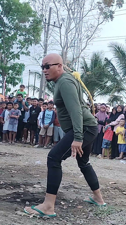 lebih sangar hang mecut timbang butone, tapi lucu wkk !! Jaranan Setiyo Karang Pertapan Licin.