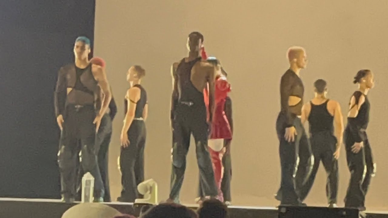 ROSALÍA MOTOMAMI TOUR / DE AQUÍ NO SALES + BULERÍAS