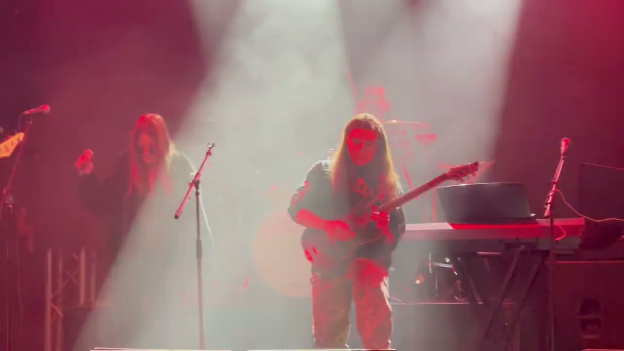 Kiera Rich performing 