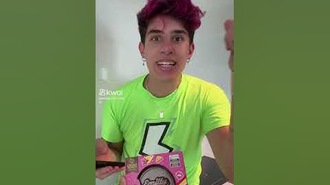 eu  comprei o chocolate da Emily e muito bom
