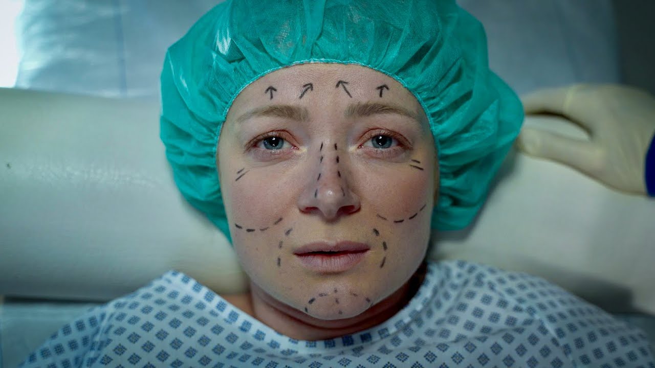 «Никогда не бывает достаточно» (короткометражный фильм о неуверенности в себе и стандартах красоты)