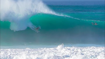 BANZAI PIPELINE IS BACK! (BIGGEST SWELL OF THE YEAR)