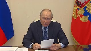 Владимир Путин заявил о сокращении нефтегазовых доходов России,