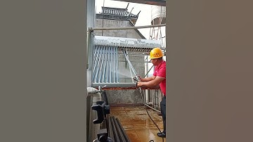 Internal cleaning process of solar hot water pipes