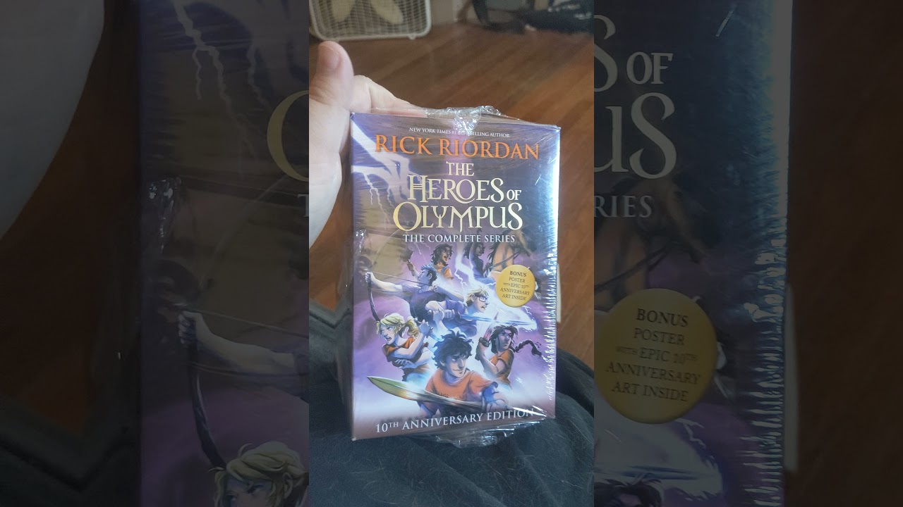 Heroes of Olympus 10th Anniversary Box Set Unboxing. - YouTube
