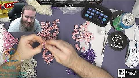 Building a Quefrency split mechanical keyboard from Keebio with Boba Linear Thocks and PBoW keycaps.