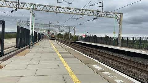 Legend class 66 driver passing cheddington (WCML)