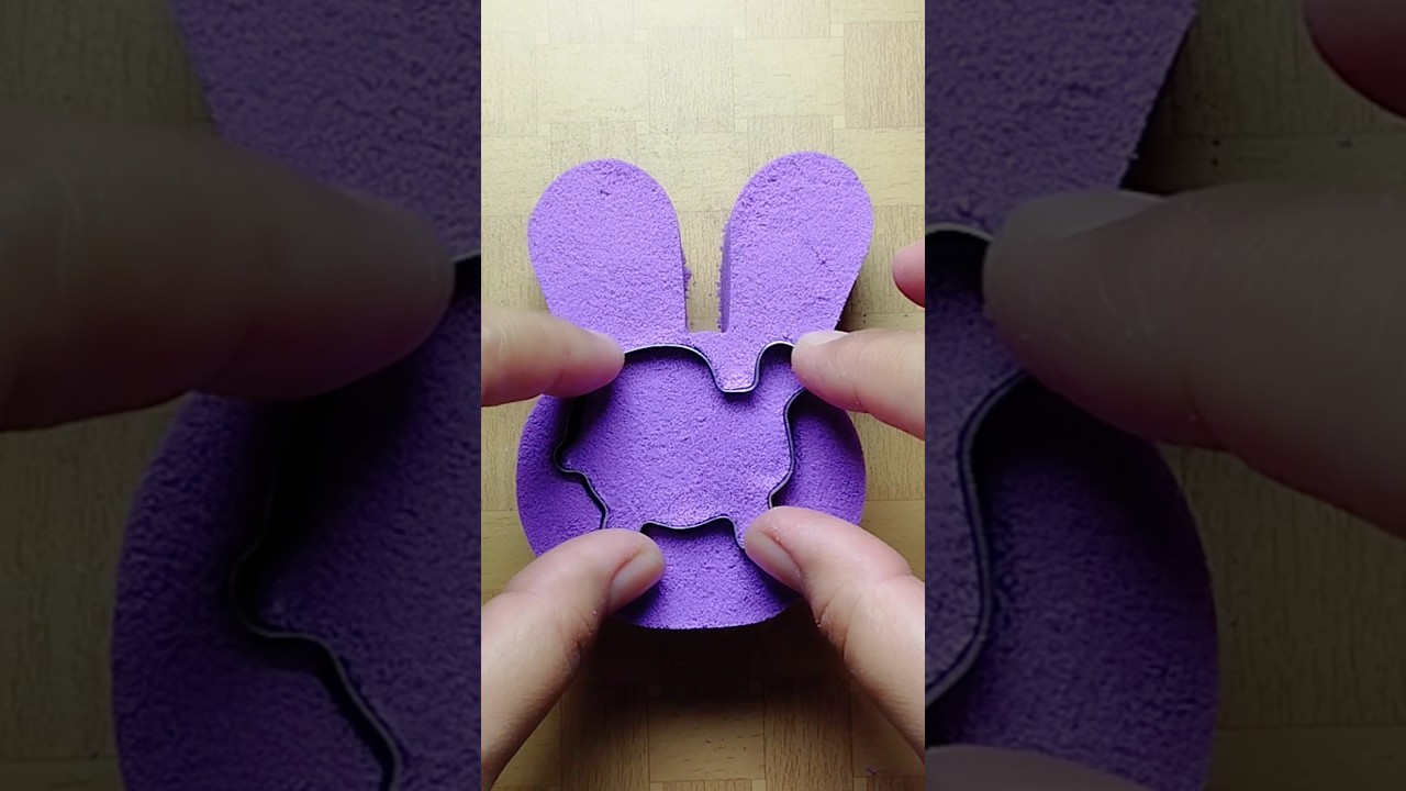 lets having fun with this cute bunny and camel kinetic sand 🥰 