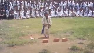 ]IKSPI, bocah kuat..Atraksi pemecahan batu bata.