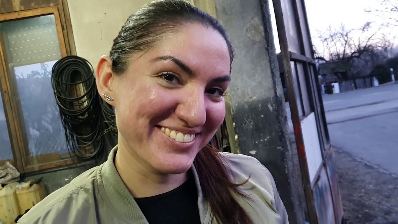 Maja C, repairs another leak on her BeeMWeee Zed 4. Leaks galore!!!!