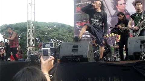 traditional + punk ( Tcukimay Live ,Bandung, Total Chaos Tour )