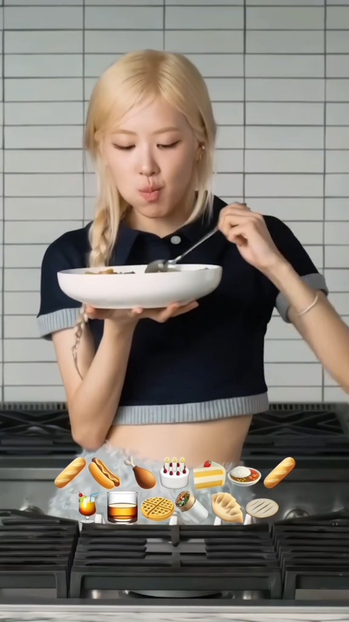 ROSÉ cute Mukbang ?? #rosé #jennie #jisoo #lisa #blackpink #shorts