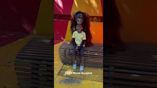 Safari world show #pattayafloatingmarket #travel #safariworldbangkok #orangutanshow #orangutan