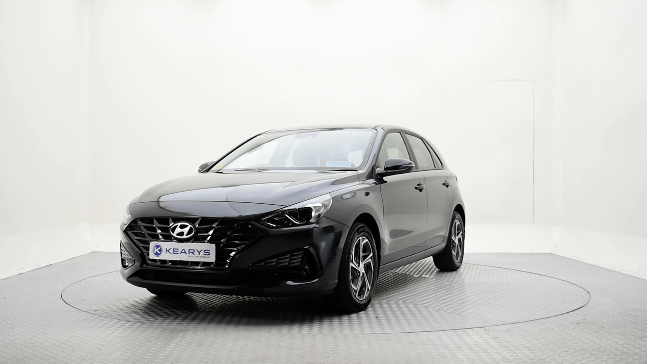 Hyundai i30 Deluxe Dark Knight - YouTube