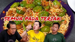 FRIED NOODLES WITH FAT CHILI AND 500 OF THE SPICIEST BIRD'S RED PEPPER IN THE WORLD