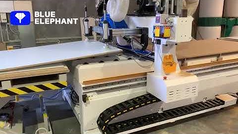 Australia client starts to use ELE1325 ATC CNC Nesting machine to make cabinets
