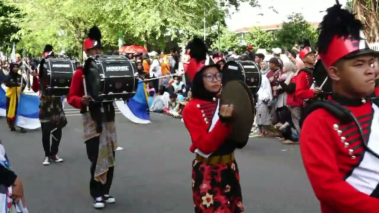 STREET PARADE SENIOR - PIALA RAJA HB X 2022 I MB GEMA SWARA SAHIDA SMK SAHIDA LEMAHABANG CIREBON