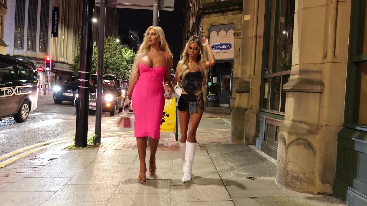 Manchester City Nightlife England 4K Walking Tour 👠❤️