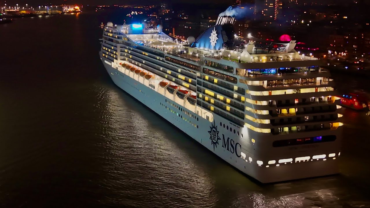 MSC Poesia-Sailaway from Hamburg at Night feat. Landungsbrücken 
