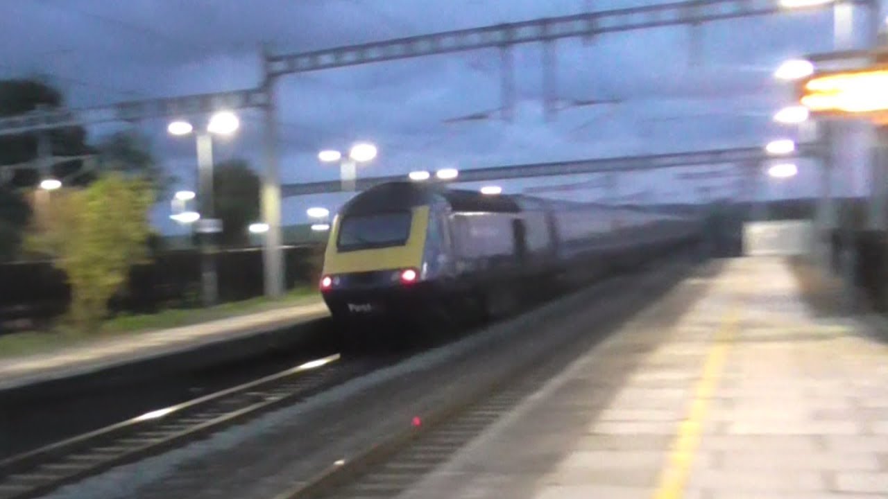 Fast Trains at Cholsey, GWML - 10/10/17