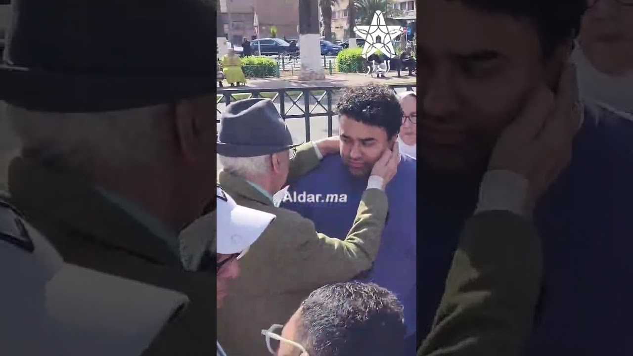 بكاء حزن اسى ووداع .. زوجة وابناء المرحوم عبد الوهاب الدكالي في مسجد الشهداء