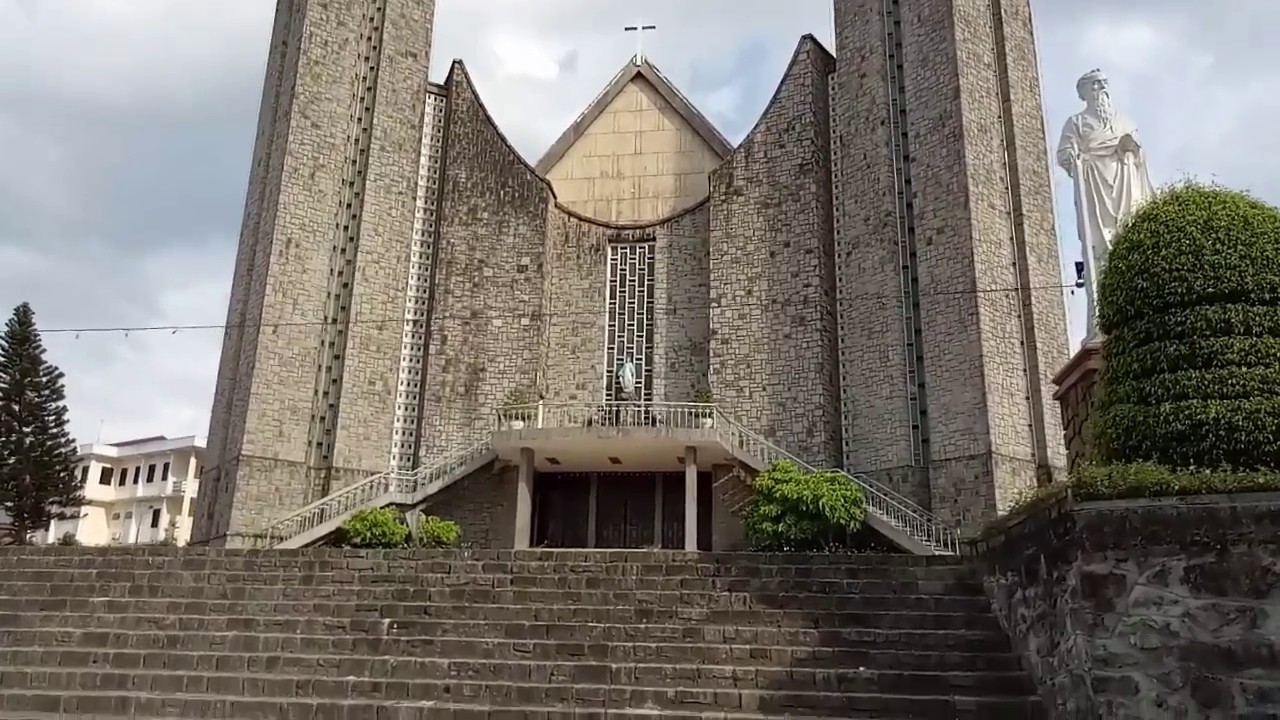 Tìm hiểu lịch sử kiến trúc nhà thờ chánh tòa Phủ Cam Tổng giáo phận Huế| Truyện Công giáo