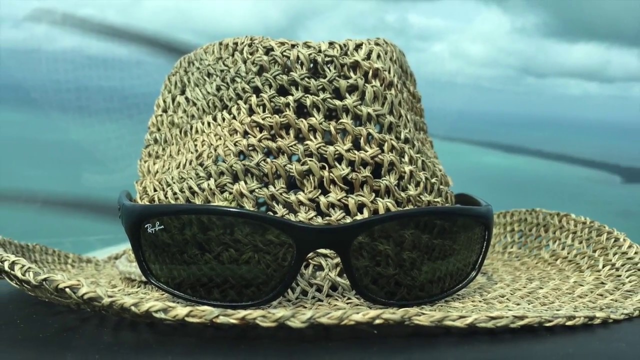 The Flying Hat goes to Norman Cay