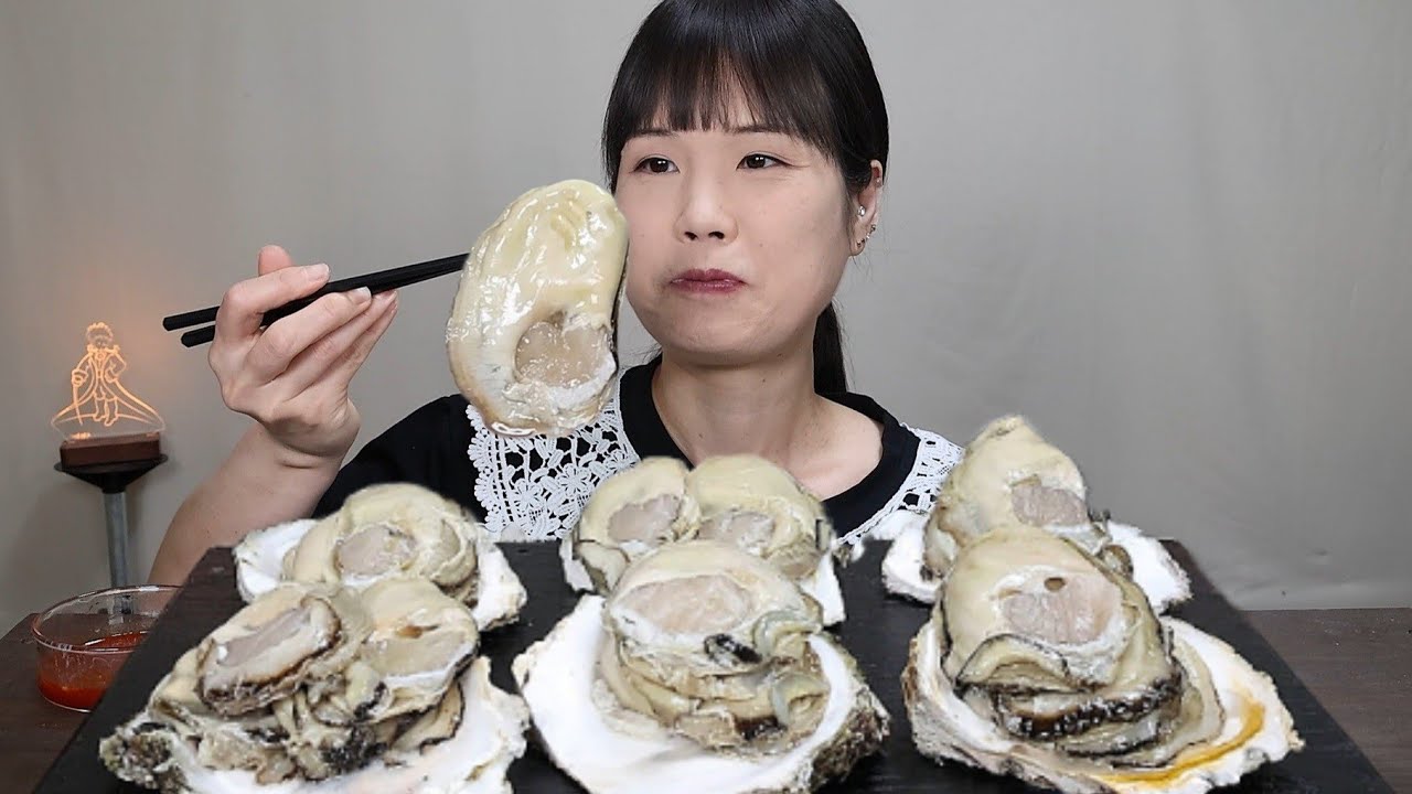 Скалистые устрицы, гигантские устрицы, устрицы и мокпан.