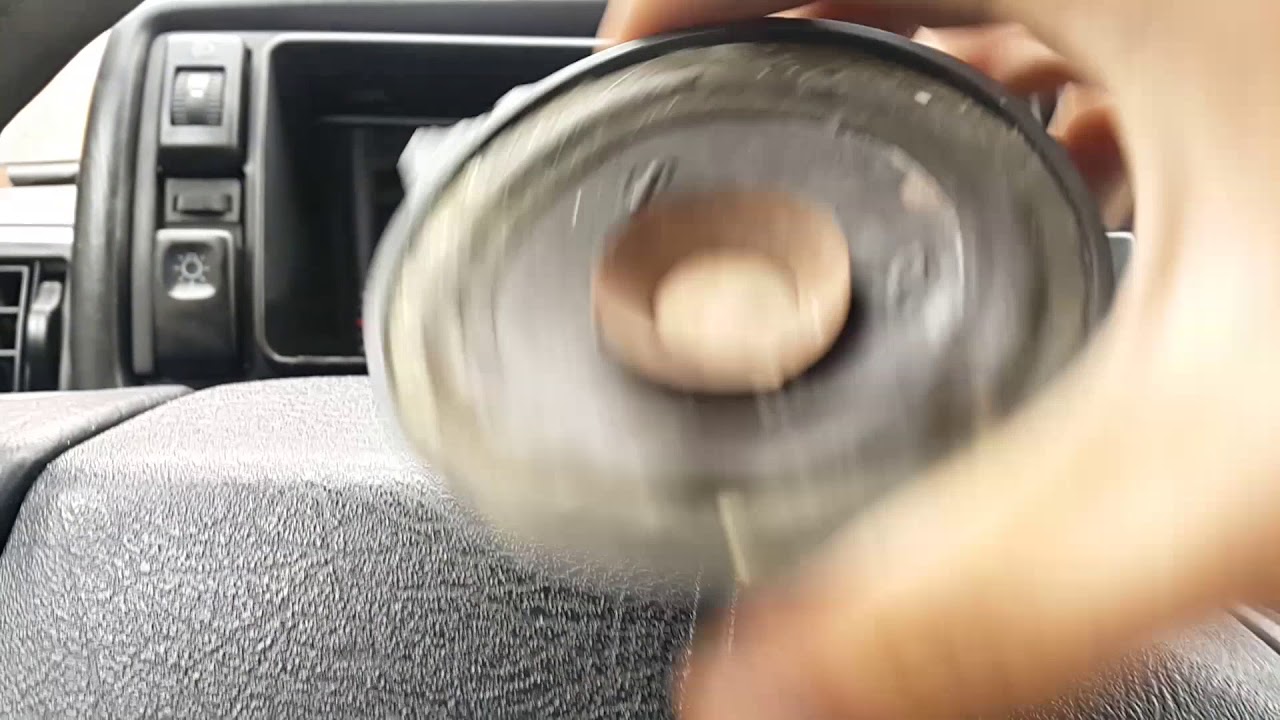 Volkswagen Golf 2 1,6l 1991 Pioneer aftermarket speakers.