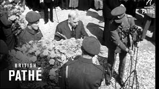 Mackenzie King At Canadian Cemetery (1946)