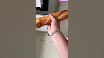 Wie taut man gefrorenes Baguette auf?