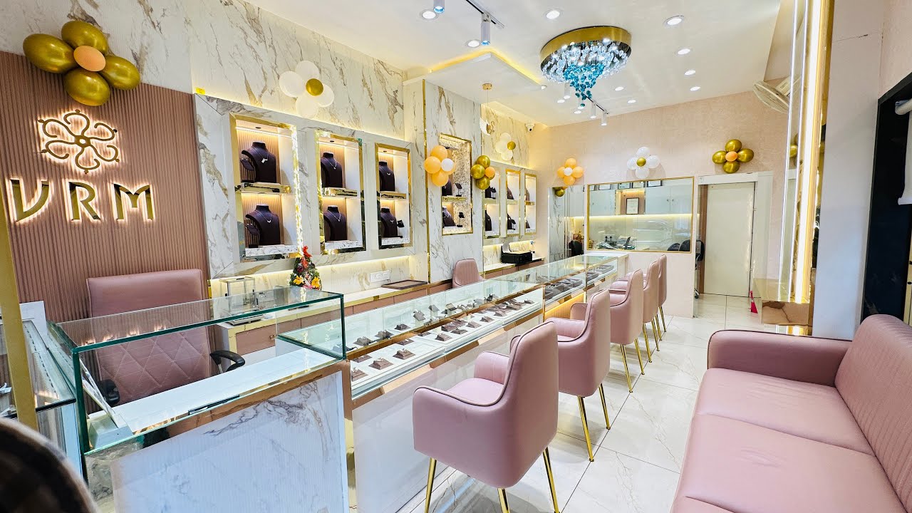 Source Luxury Gold Shop Interior Furniture Design Ideas Latest Jewellery  Showroom Design on m.alibaba.com