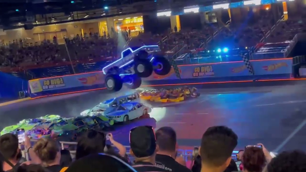 Monster truck show/JAHKING VIDEO enjoy