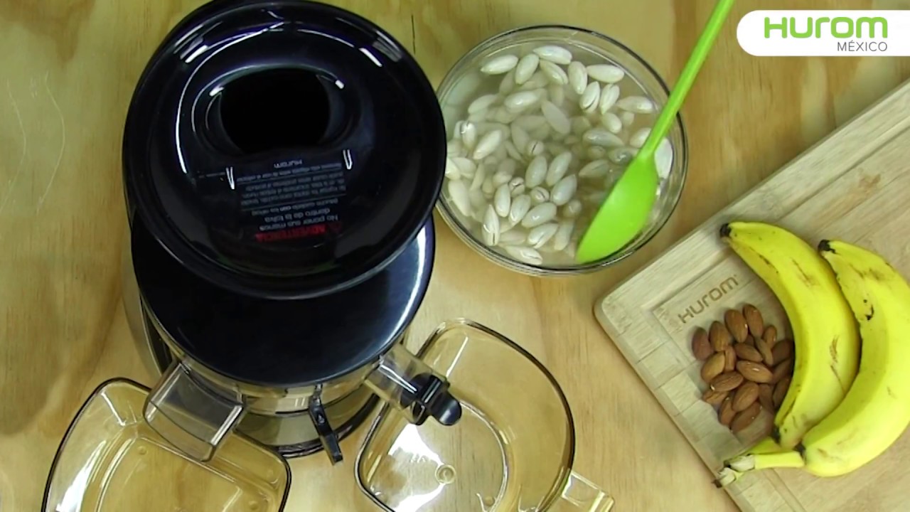 Cómo hacer leche de almendras 100% natural en 1 min con Hurom HN - YouTube