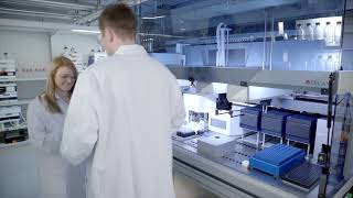 Meldungen aus der Industrie (6/22): Novartis gründet Akademie für Life Science  AXILS
