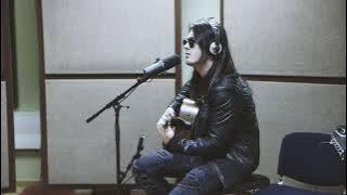 Jelusick 'The Great Divide' (Acoustic live on radio)