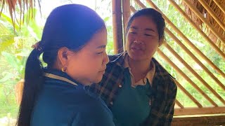 Download Lagu Hong was very surprised when her mother suddenly appeared at her house. MP3 Download Lagu Hong was very surprised when her mother suddenly appeared at her house. MP3