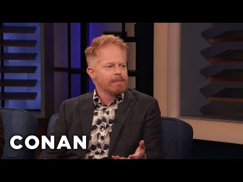 Videó: Jesse Tyler Ferguson nettó értéke: Wiki, Házas, Család, Esküvő, Fizetés, Testvérek