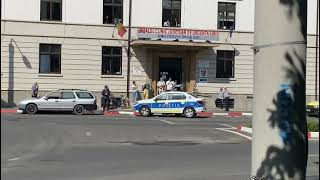 VIDEO: Scandal în fața Policlinicii Spitalului Județean din Sibiu - Copilă gravidă, obligată de tată să facă avort (EXCLUSIV) 2 video