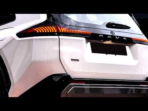 Toyota Все Ще Продає RAV4 з Бензиновим Двигуном… За Межами США