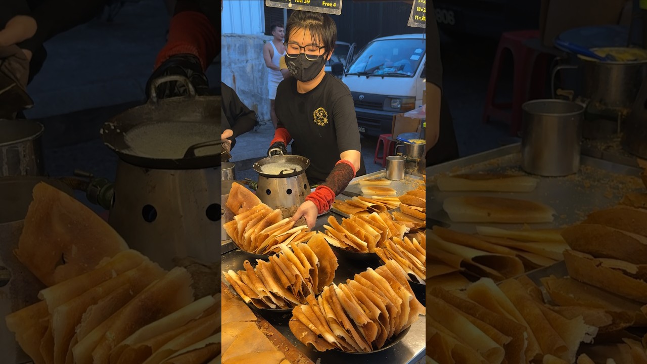 A famous mini peanut pancake in Malaysia!!!